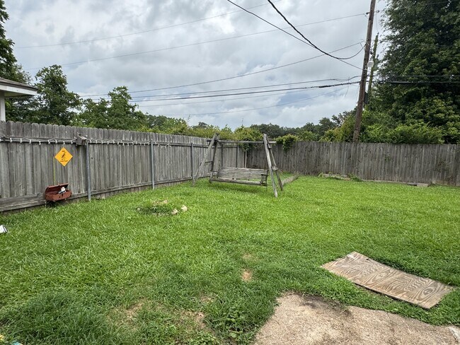 Building Photo - 3608 Edgemont Dr