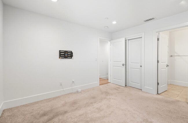 Building Photo - 39527 Stevenson Pl