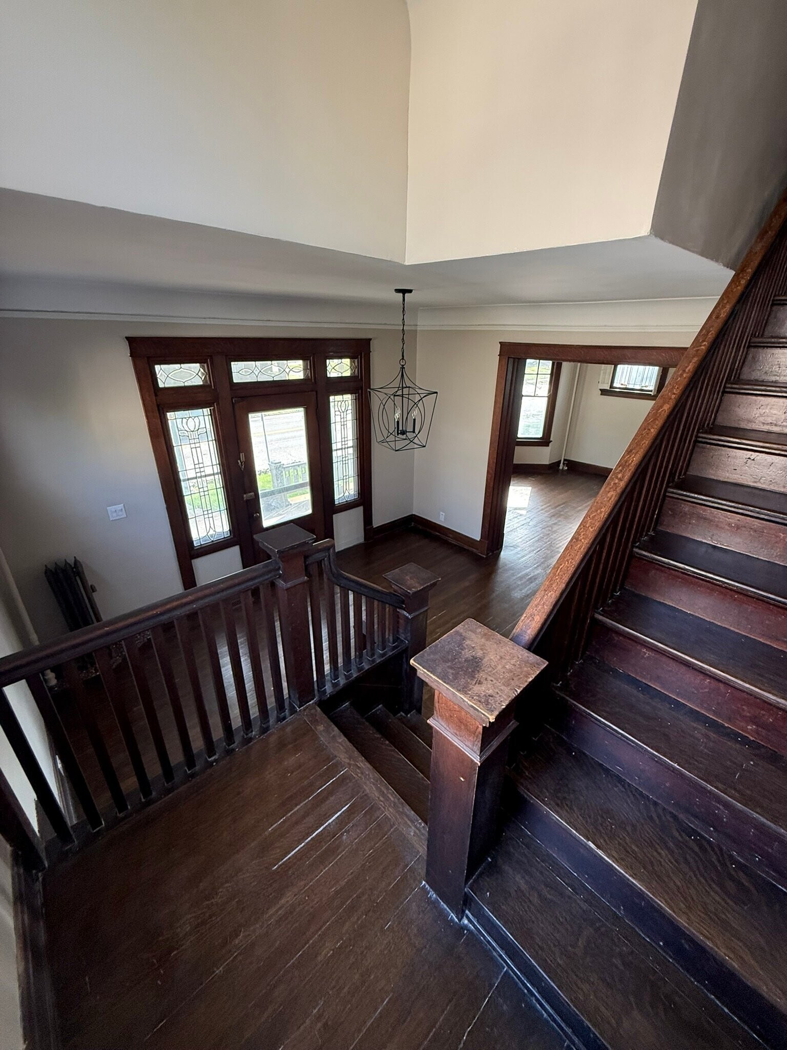 Building Photo - 907 Main St