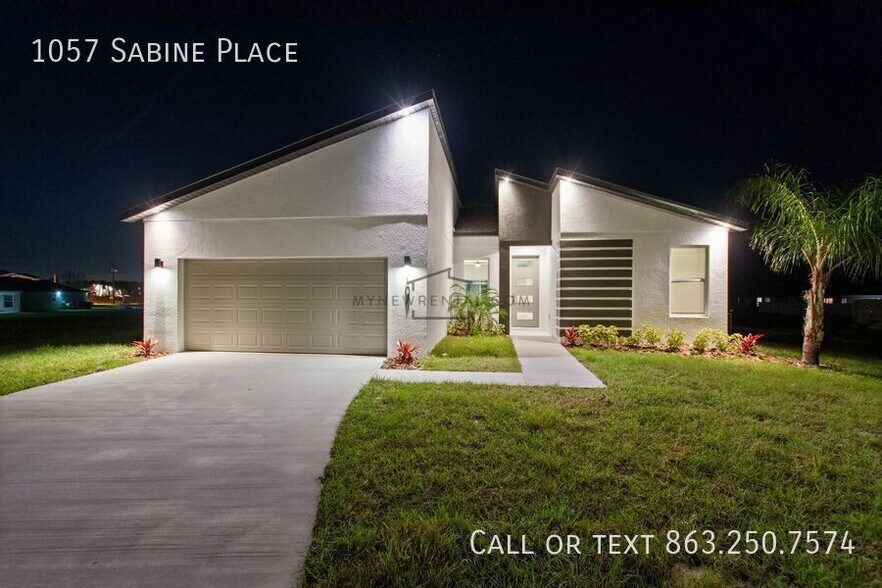 Building Photo - 1057 Sabine Pl