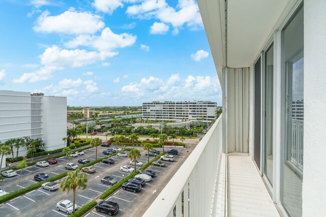 Building Photo - 3580 S Ocean Blvd