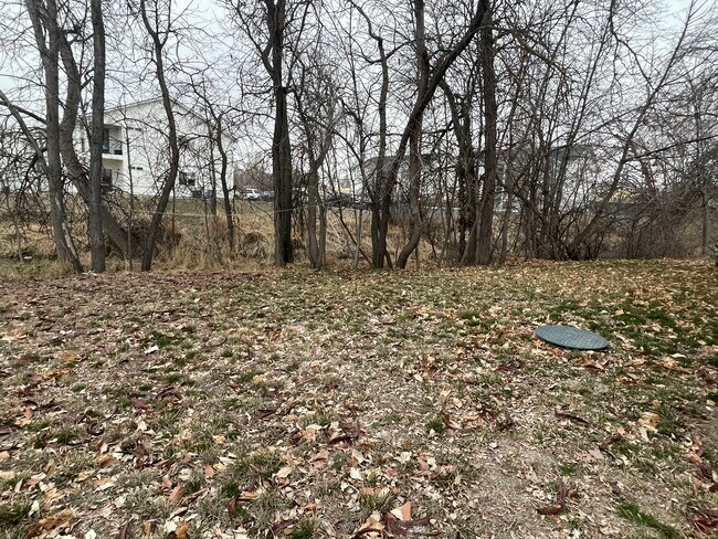 Building Photo - 214 S Dewey Ave