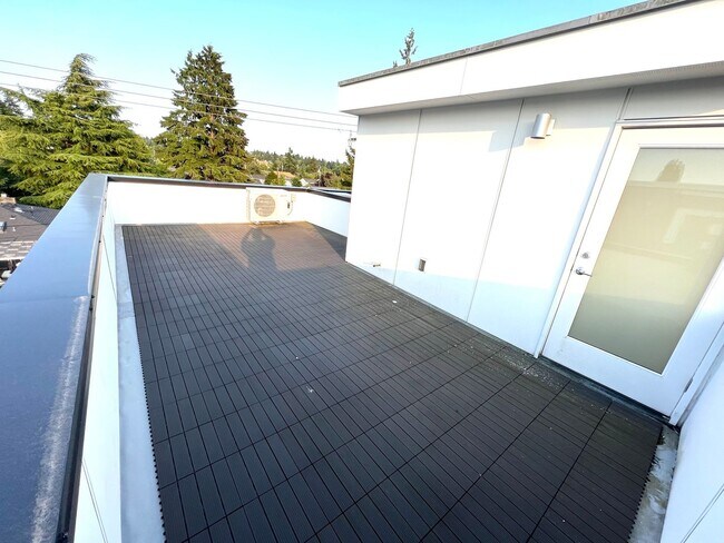 Building Photo - 9224 35th Ave SW