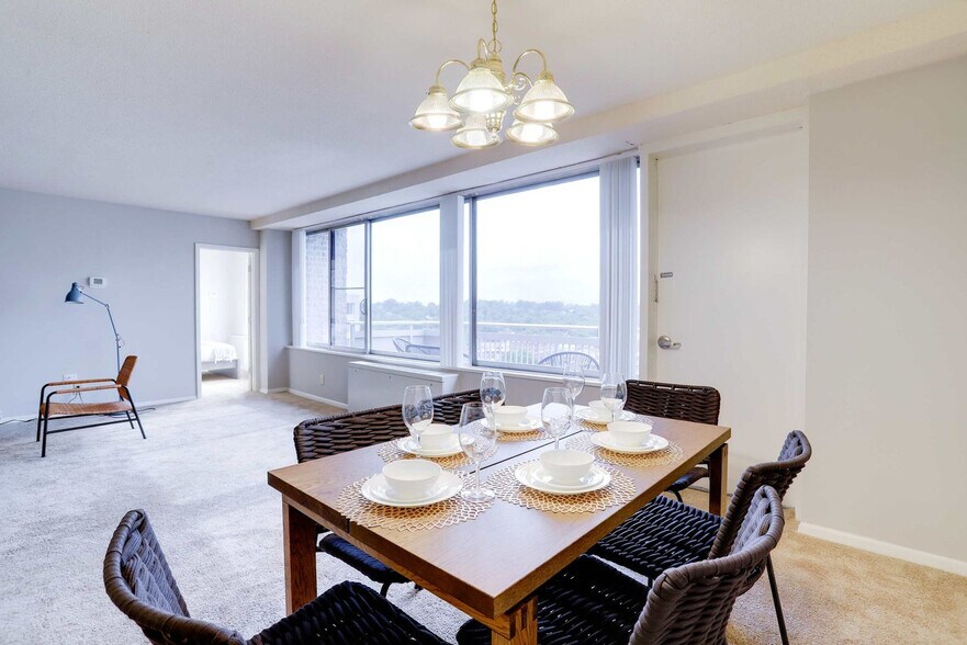 Building Photo - 2111 Richmond Hwy