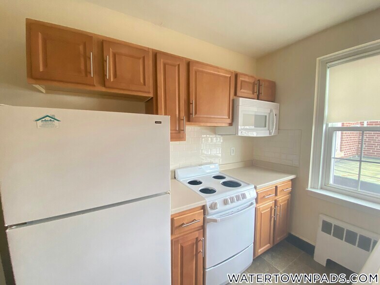 Building Photo - 550 Belmont St