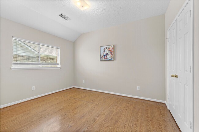 Building Photo - 8619 Bridge Park Dr