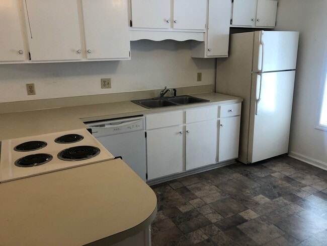 Building Photo - Chapel Creek Villas - 24 Beaver Pond Loop ...