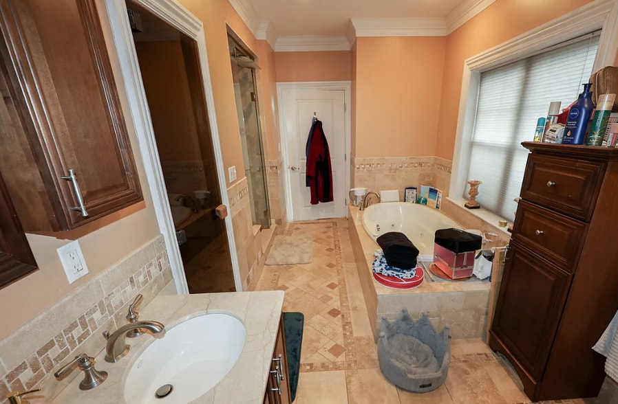 Building Photo - 55 Hobart St