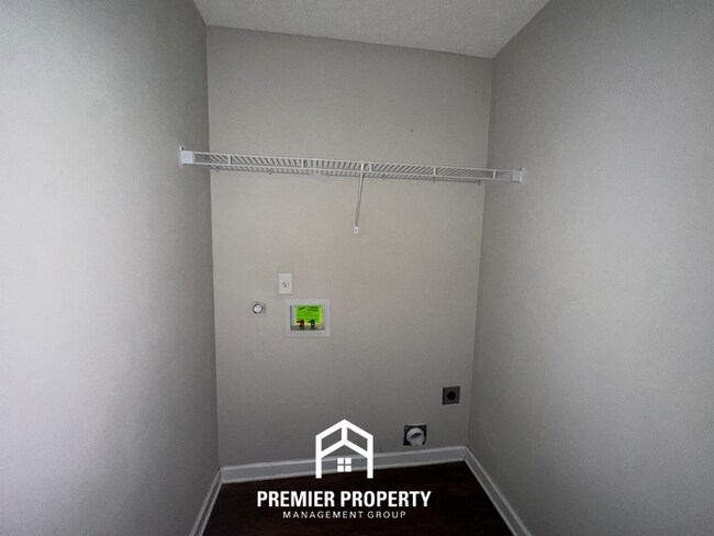 Building Photo - Charming 3BR/2BA Bartlett Area Home | High Ceilings, Stainless Steel & 2-Car Garage