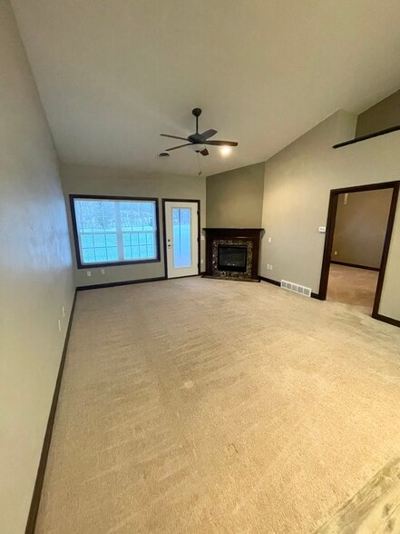 Building Photo - W6912 Sunnyvale Ln