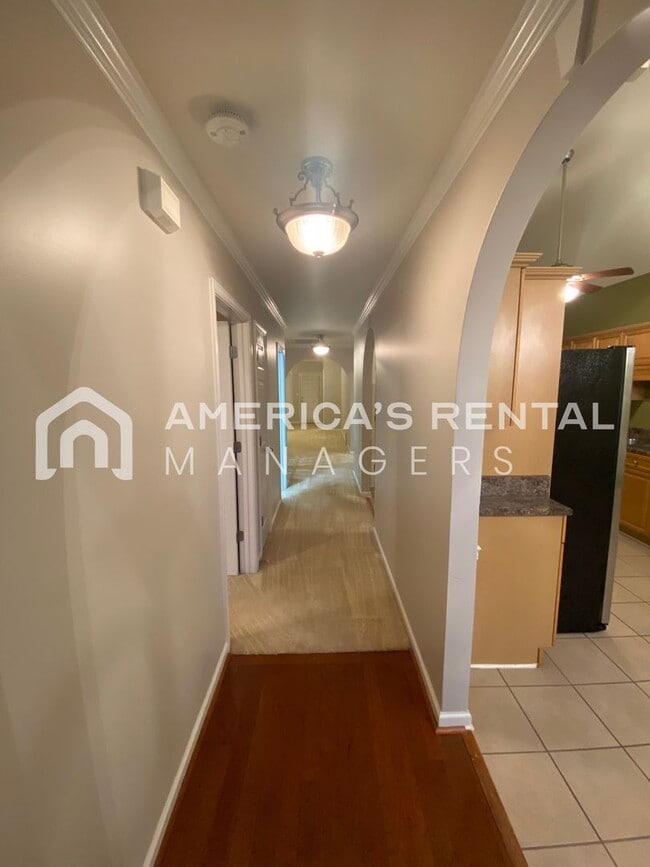 Building Photo - Townhome for rent in Pelham, AL! Available to View Now!