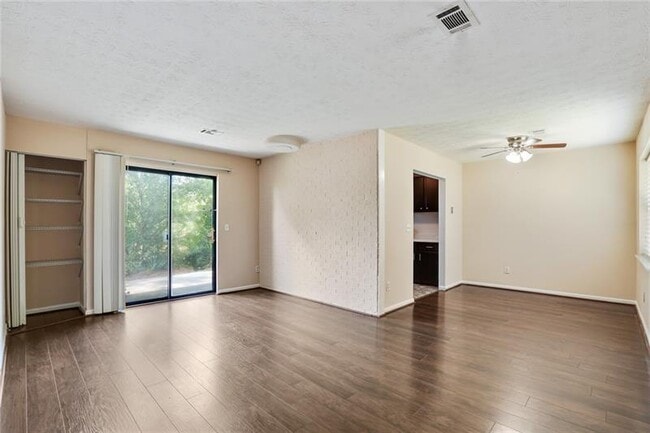 Building Photo - 76 Sandalwood Cir