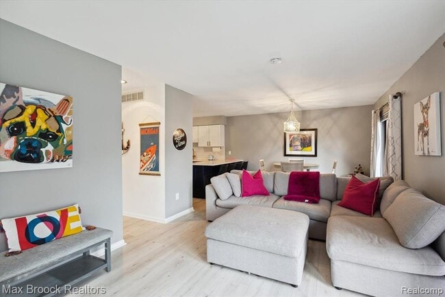 Building Photo - 1131 Indianwood Trail