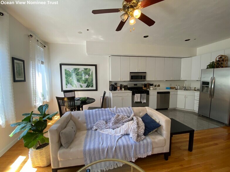 Building Photo - 240 Hanover St