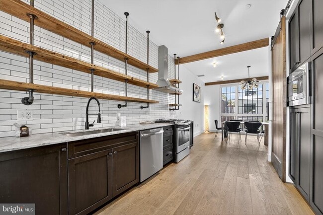 Building Photo - 774 Girard St NW