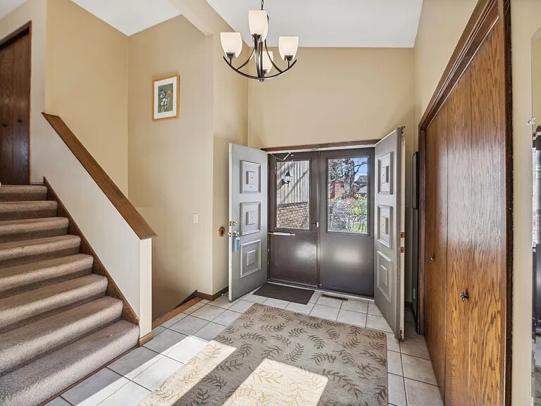 Building Photo - 1803 Chestnut Dr