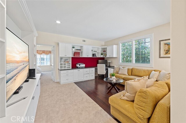 Building Photo - 19 Brigadier