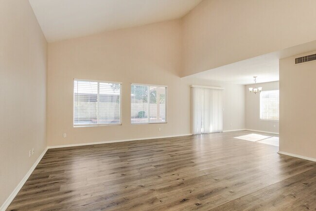 Building Photo - 9147 N 73rd Ln