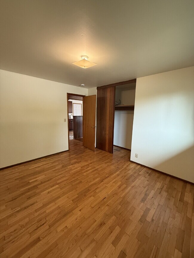 Building Photo - Single Family Home Available for Rent!
