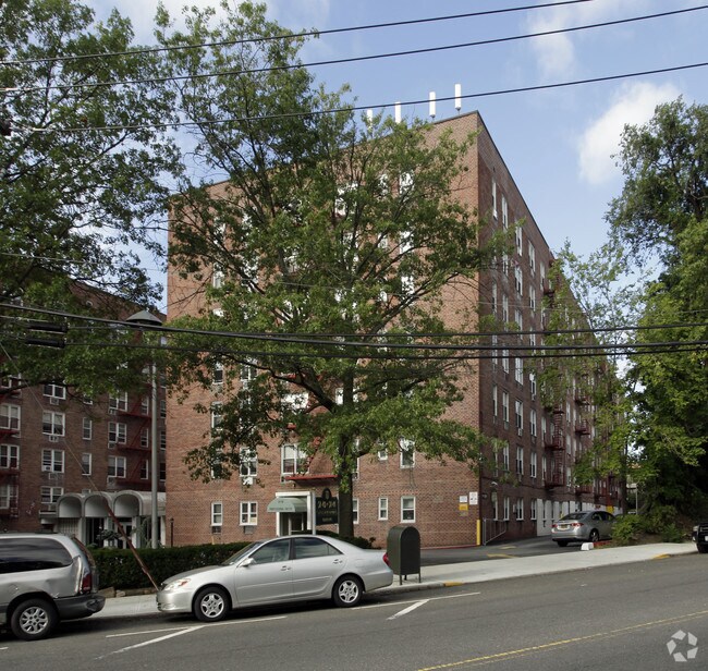 Valerie Arms Apartment 54405444 Little Neck Pky Little Neck NY