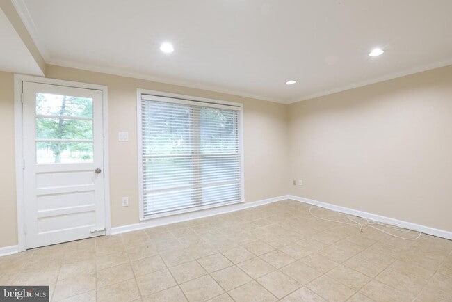 Building Photo - 9704 St Andrews Dr