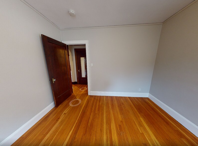 Building Photo - 116 College Ave