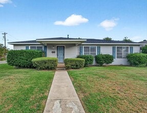 Building Photo - 707 Carver St