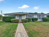 Building Photo - 707 Carver St