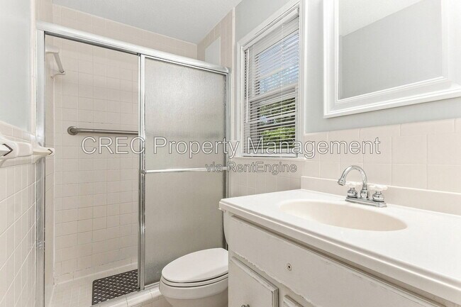 Building Photo - 321 Shaftesbury Ln