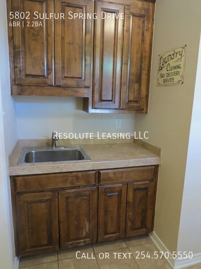 Building Photo - 5802 Sulfur Spring Dr