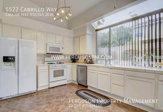 Building Photo - 5522 Cabrillo Way