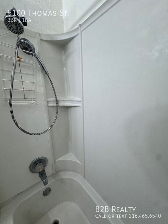 Building Photo - 5100 Thomas St