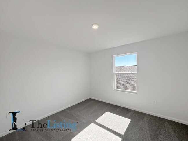 Building Photo - 4810 Katrina Dr