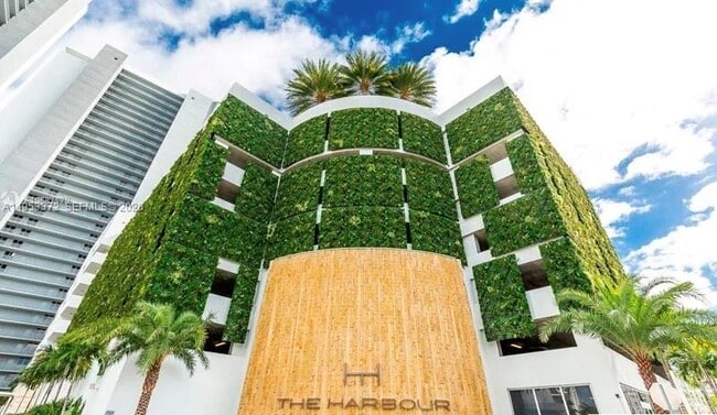 Building Photo - 16385 Biscayne Blvd