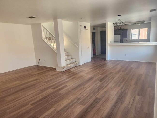 Building Photo - 1050 Harbor Heights Dr