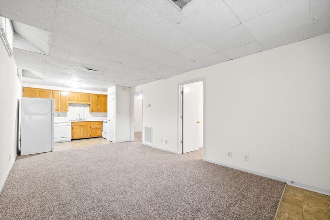 Building Photo - 211 N 5th St