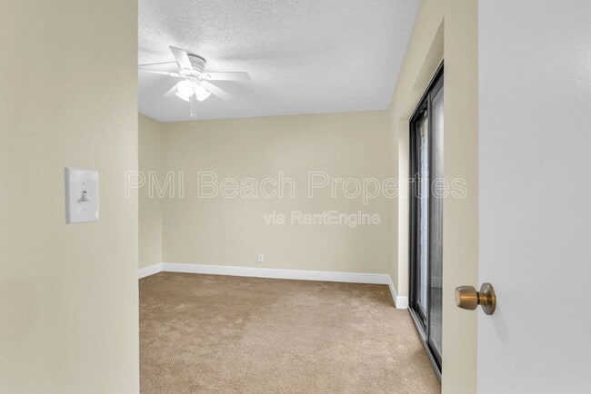 Building Photo - 2333 Waterside Dr