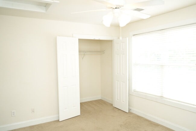 Building Photo - 306 Marquette Ct