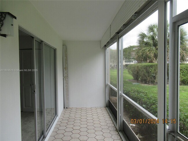 Building Photo - 2405 Antigua Cir