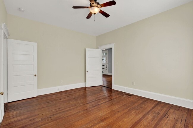 Building Photo - 25 E 33rd St