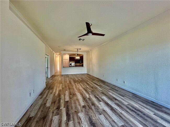 Building Photo - 1823 Alameda Dr