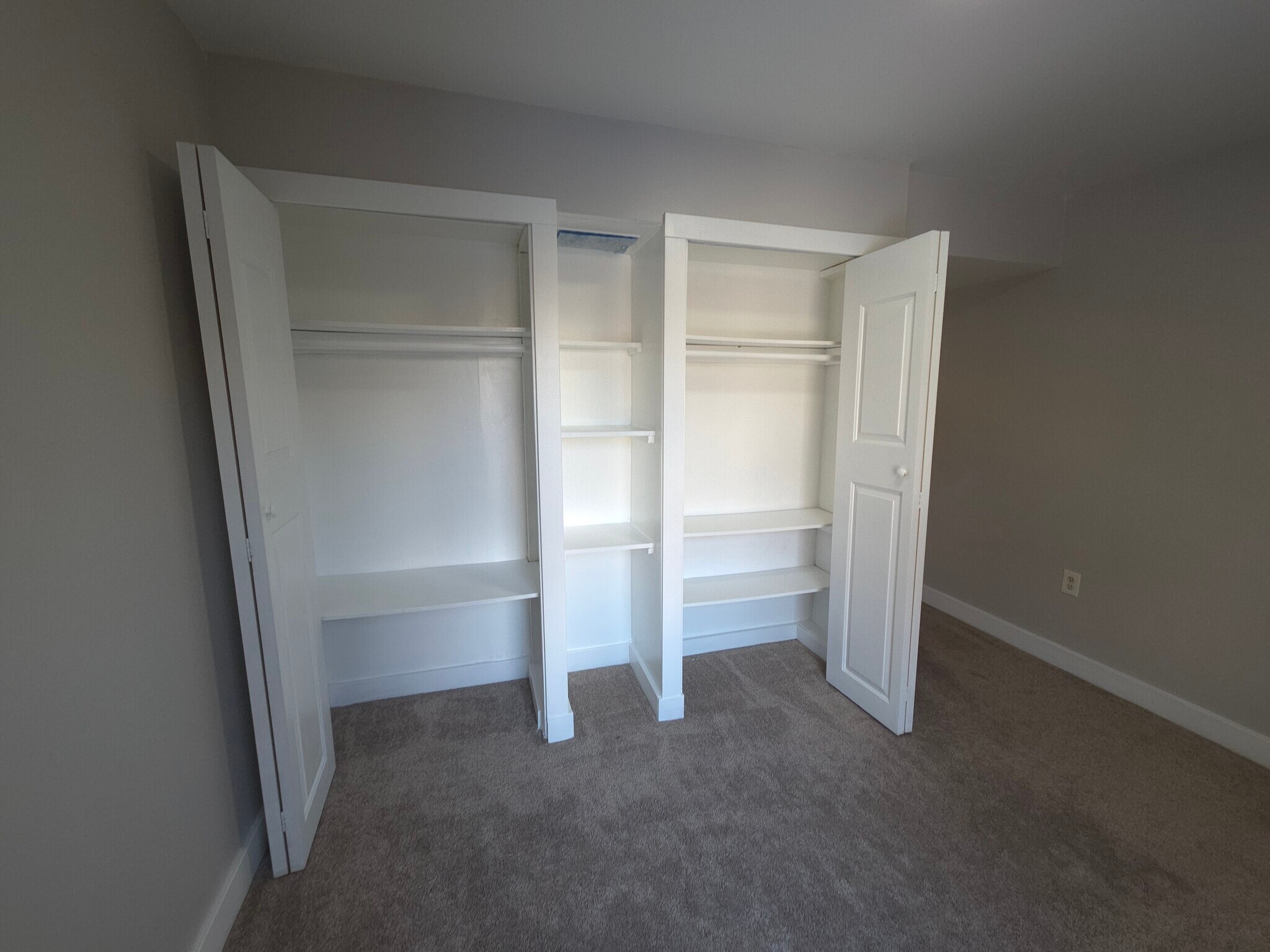 Building Photo - 5201 Duke St