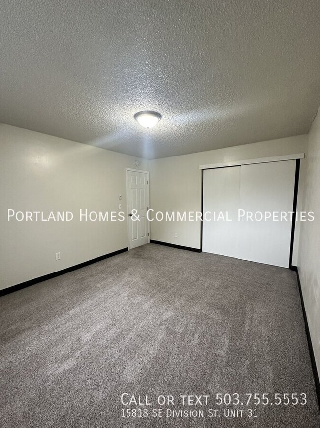 Building Photo - 2 - Bedroom Apartment, Down Stairs, Near T...