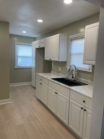 Building Photo - 4057 Bushnell Rd