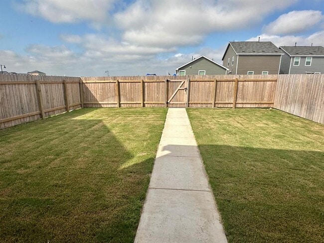 Building Photo - 228 Sormonne Lp
