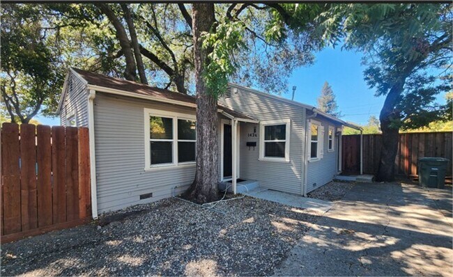 Primary Photo - 143 9th St