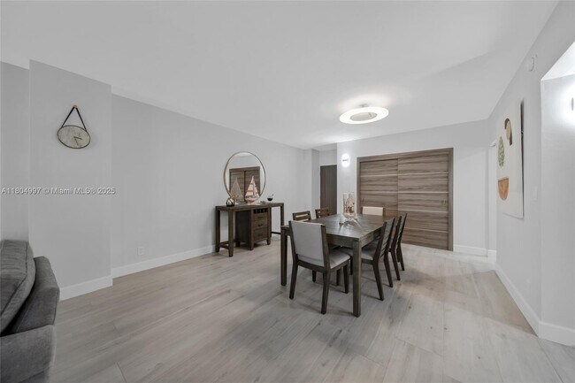 Building Photo - 4250 Galt Ocean Dr