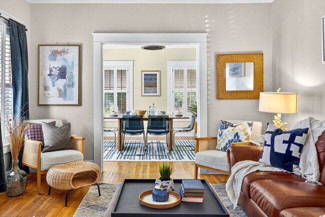 Primary Photo - 3321 W San Juan St