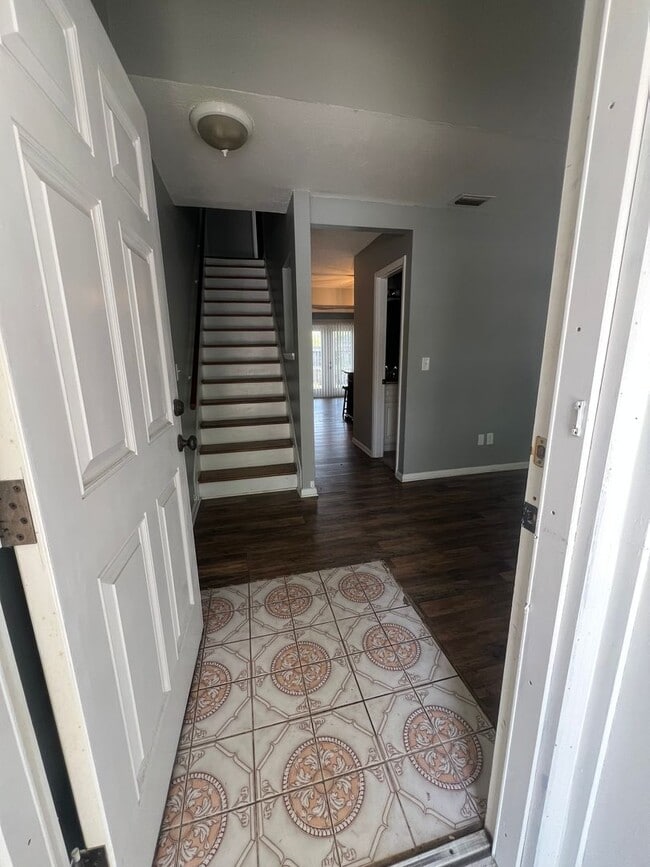 Building Photo - Updated Sanford Condo with Private Patio & Community Pool Near Downtown!