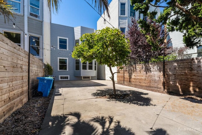 Building Photo - 275 Dolores St
